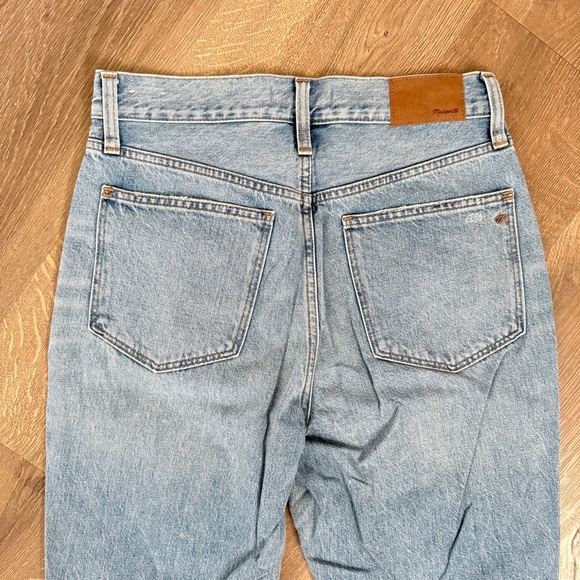 Madewell The Perfect Vintage Straight Leg Light Blue Distressed Jeans size 26T - Picture 4 of 5